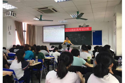 剖析輔導班加盟項目 機遇與挑戰并存的教育咨詢服務